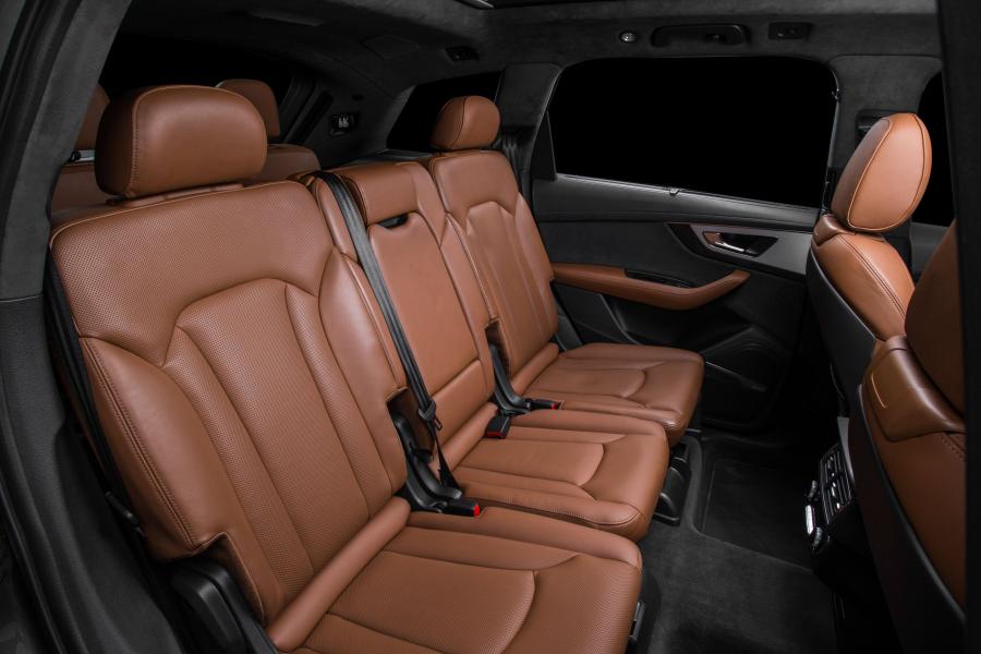 Интерьер Audi Q7 TDI Quattro (4M) 2015 года  (WW) (фото 11 из 20)